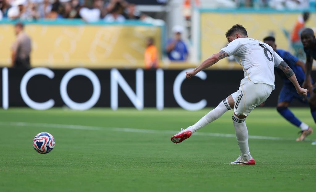 纽约大都会在 2022 年宣布退役基斯·赫南德兹的 17 号球衣，旨在向 86 年夺冠功臣致敬