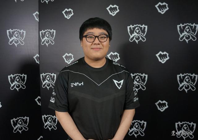 的过度称赞 的过度称赞